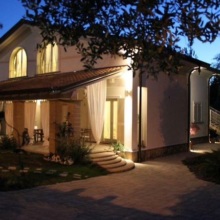 I Salici Villa Marina di Massa Luaran gambar