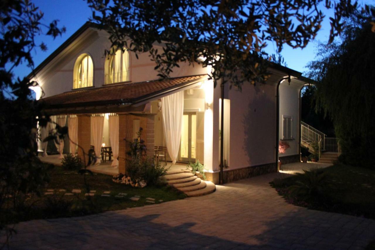 I Salici Villa Marina di Massa Luaran gambar
